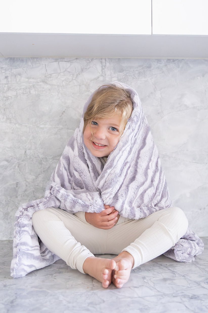 Luxury Grey Wavy Fur Blanket - Eva Essentials