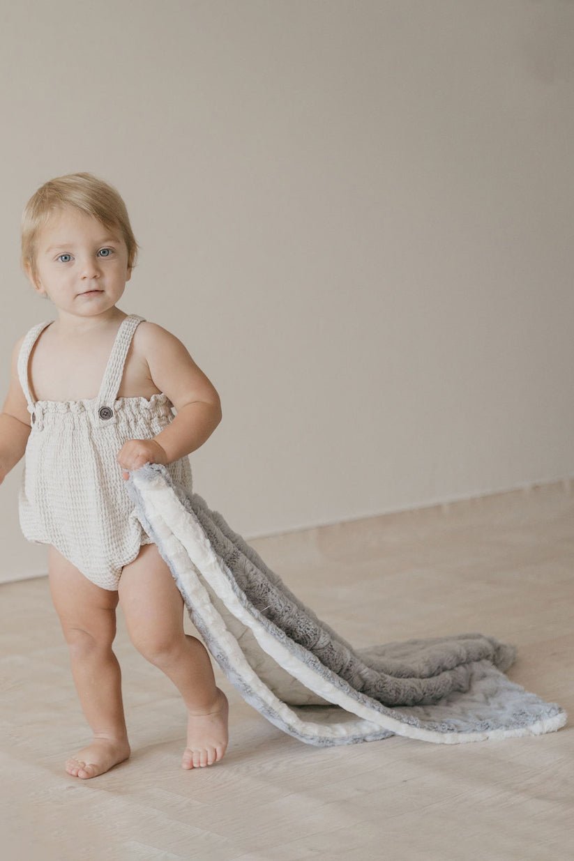 Super Cozy Grey Zig - Zag Fur Blanket - Eva Essentials