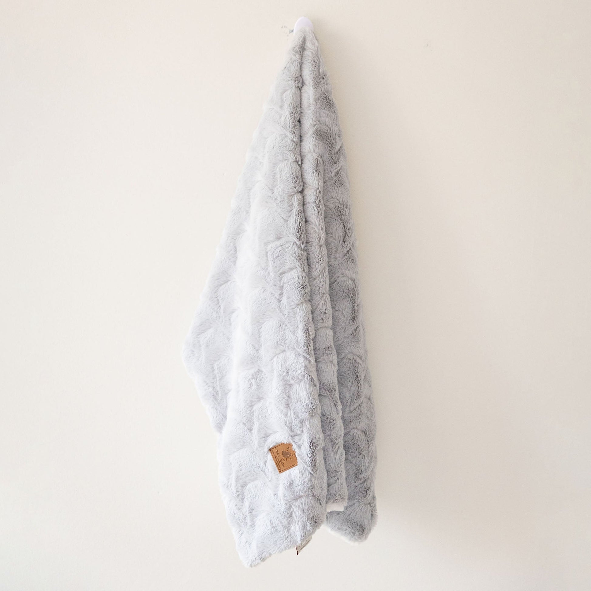 Super Cozy Grey Zig - Zag Fur Blanket - Eva Essentials