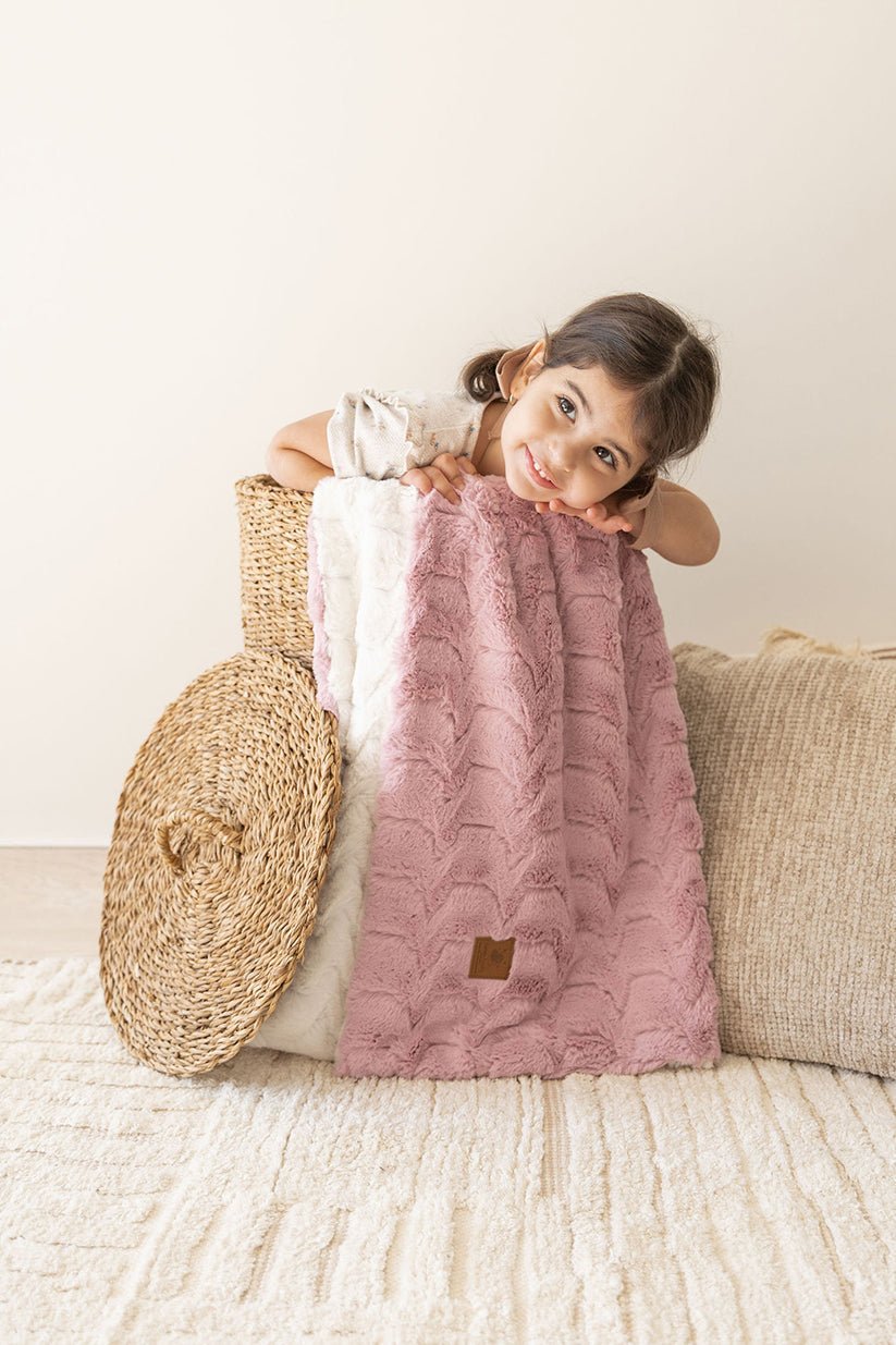 Super Cozy Pink Zig - Zag Fur Blanket - Eva Essentials