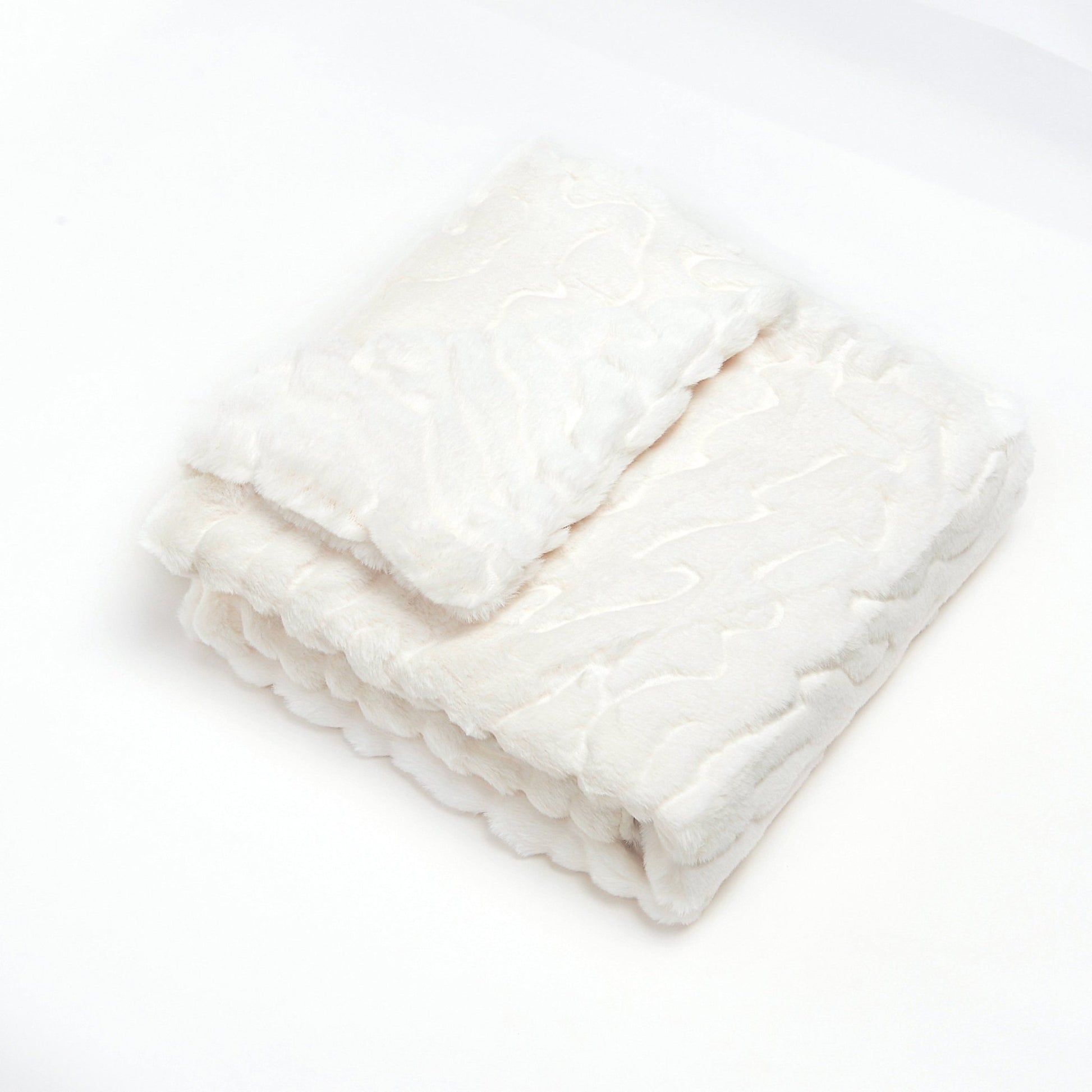 Ultra - Soft Solid Ivory Fur Blanket - Eva Essentials