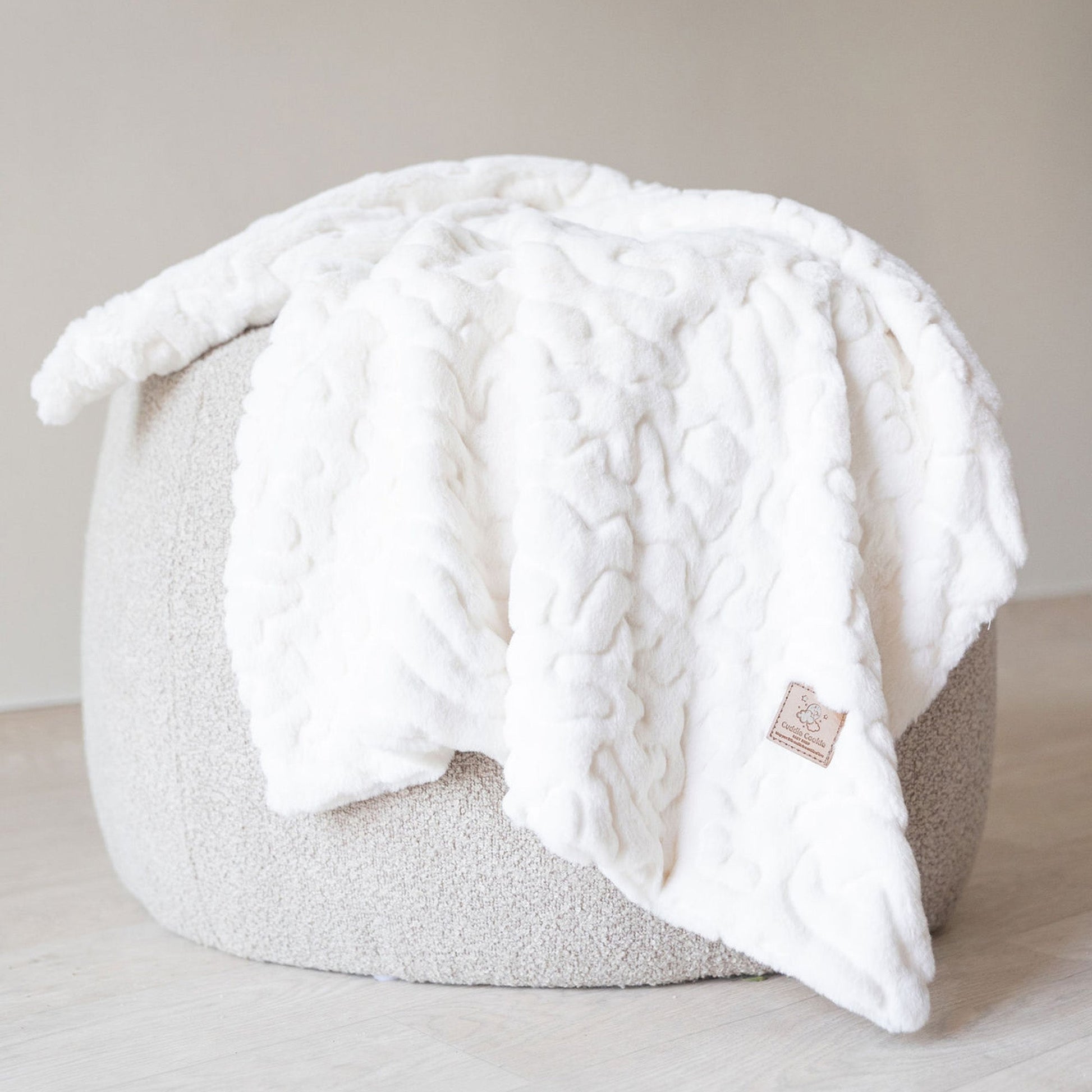 Ultra - Soft Solid Ivory Fur Blanket - Eva Essentials