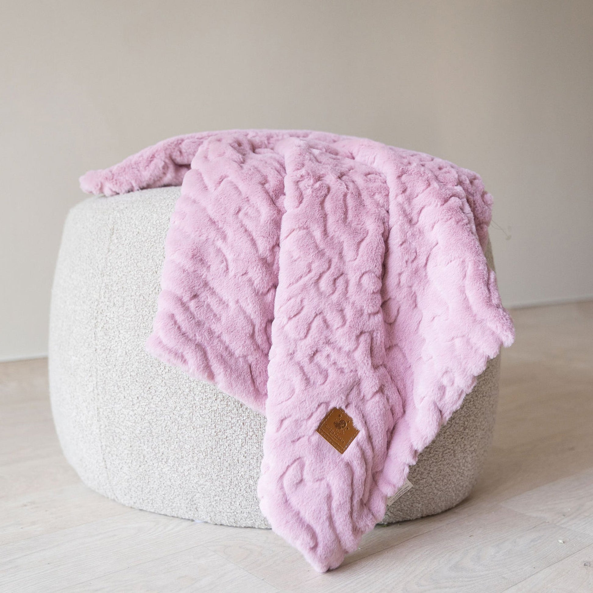 Ultra - Soft Solid Pink Fur Blanket - Eva Essentials