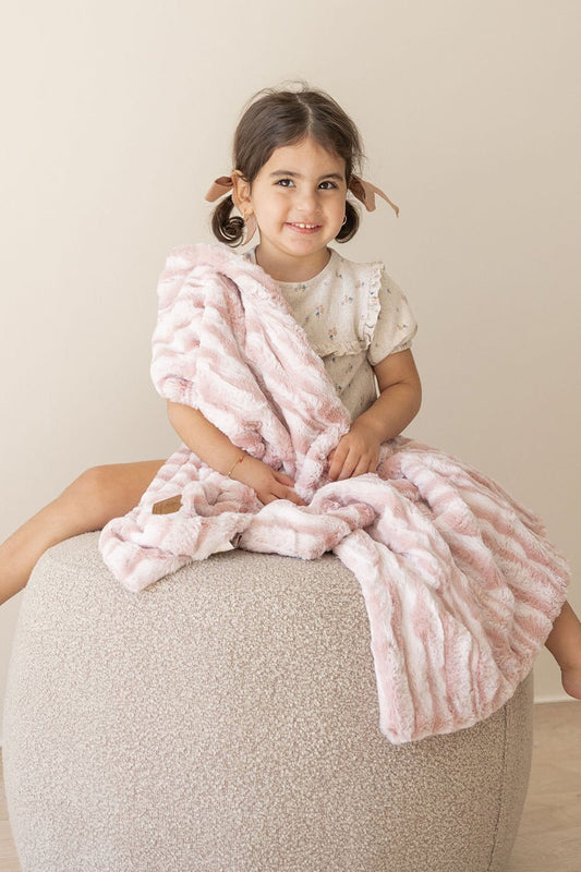 Luxury Pink Wave Fur Blanket - Eva Essentials
