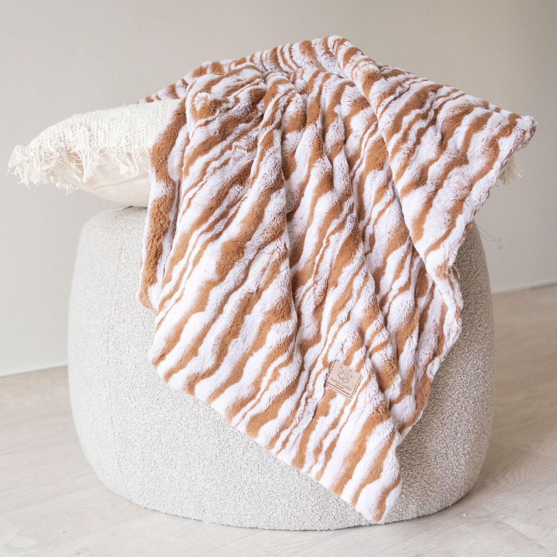 Luxury Tan Wavy Fur Blanket - Eva Essentials