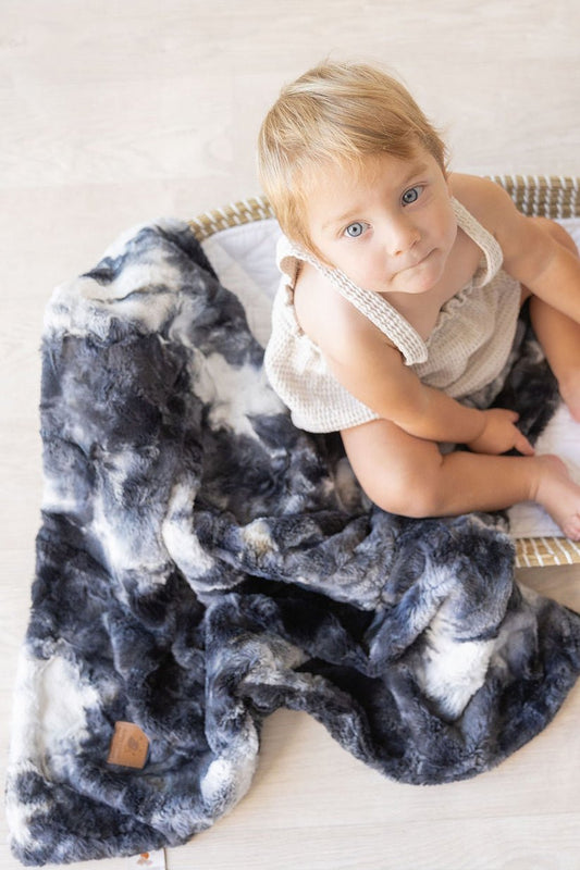 Ultra - Plush Black Tie Dye Fur Blanket - Eva Essentials