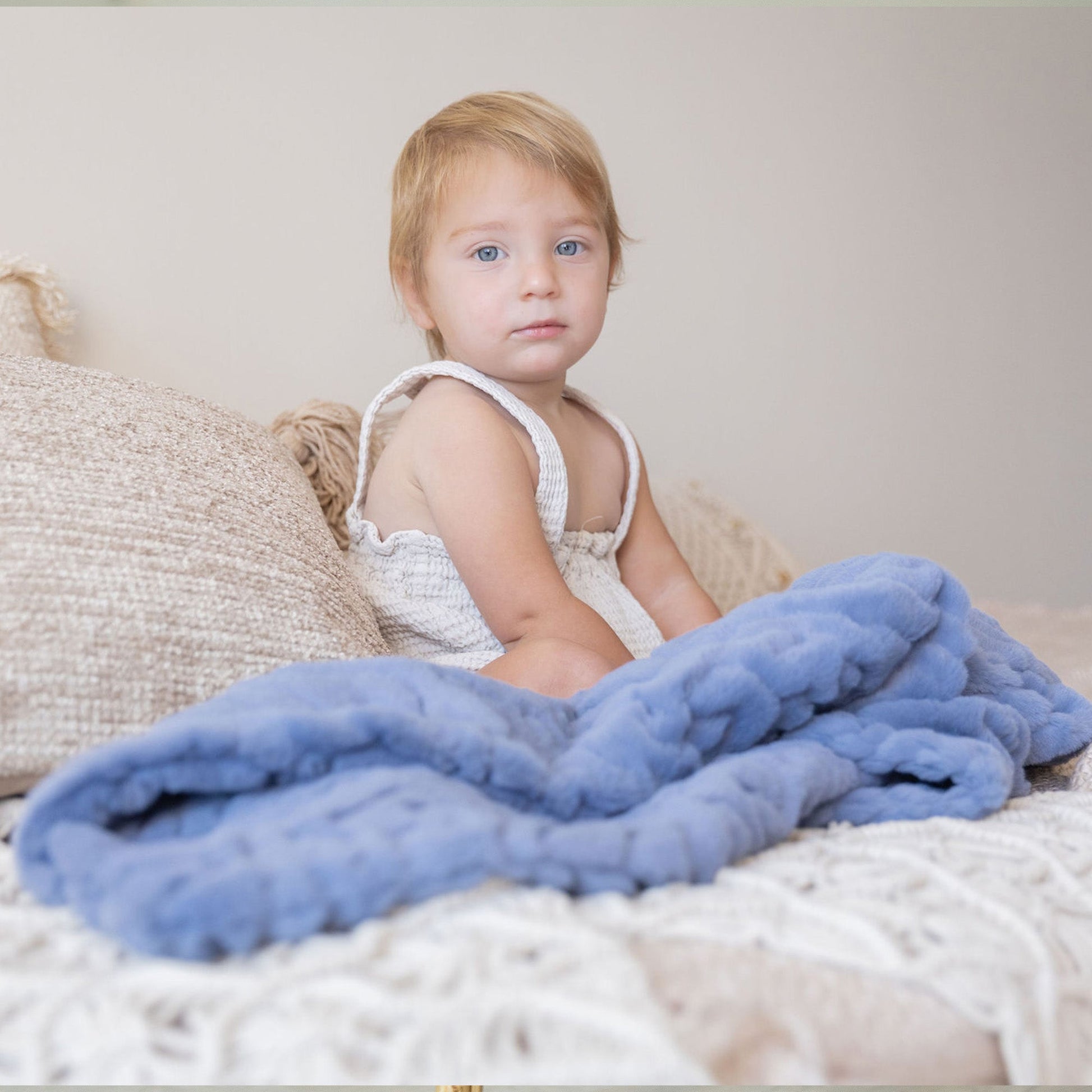 Ultra - Soft Solid Blue Fur Blanket - Eva Essentials